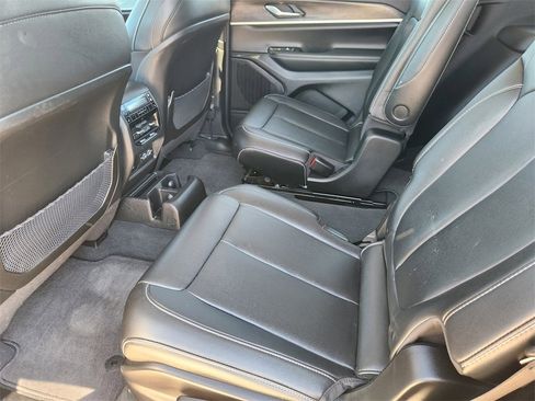 Used 2023 Jeep Grand Cherokee L Limited image 28