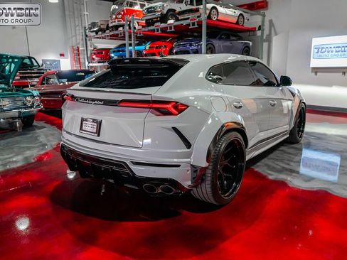 Used 2022 Lamborghini Urus image 4