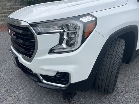 Used 2023 GMC Terrain SLE w/ Driver Convenience Package image 29