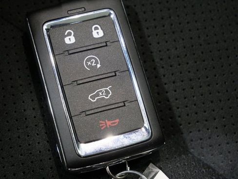 New 2025 Jeep Grand Cherokee Altitude image 30