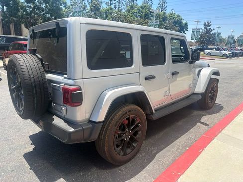 Used 2024 Jeep Wrangler Unlimited Sahara AWD/4WD image 3