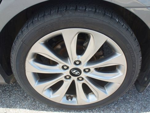 Used 2012 Hyundai Sonata SE FWD image 16