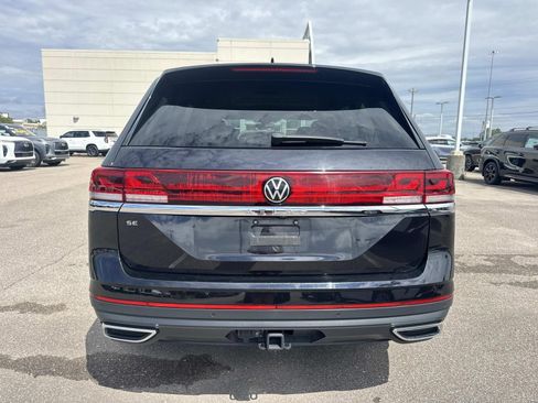 Used 2025 Volkswagen Atlas SE FWD image 6