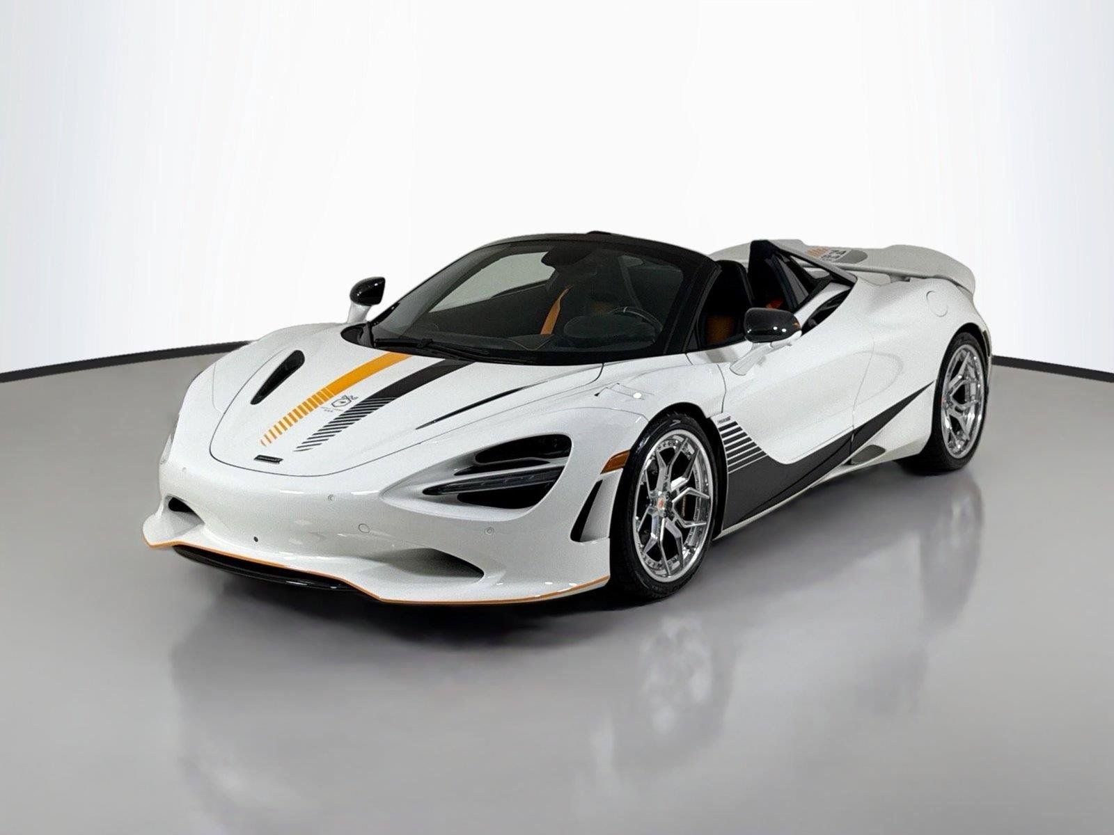 Used 2024 McLaren 750S Spider RWD image 10