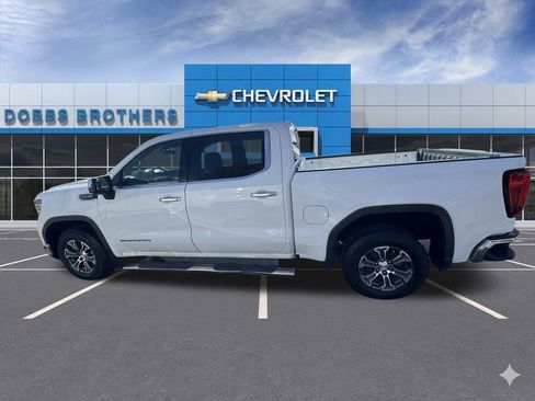 Used 2022 GMC Sierra 1500 SLT w/ SLT Convenience Package image 4
