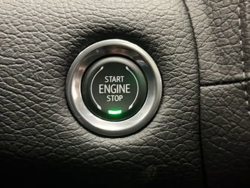 Used 2021 GMC Yukon XL Denali w/ Denali Premium Package AWD/4WD image 39