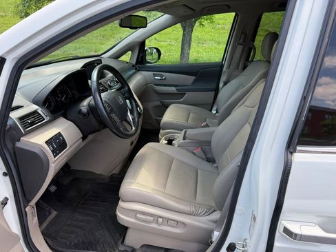 Used 2014 Honda Odyssey Touring Elite image 9