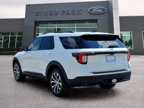 Used 2025 Ford Explorer ST-Line AWD/4WD image 5