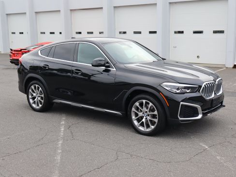 Used 2022 BMW X6 xDrive40i w/ Premium Package AWD/4WD image 2