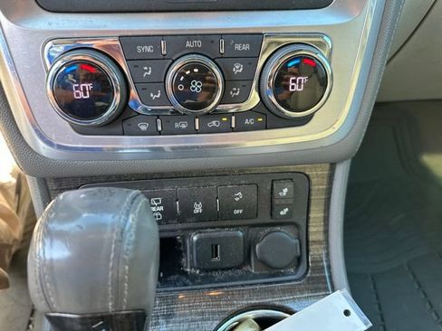 Used 2015 GMC Acadia SLT FWD image 15