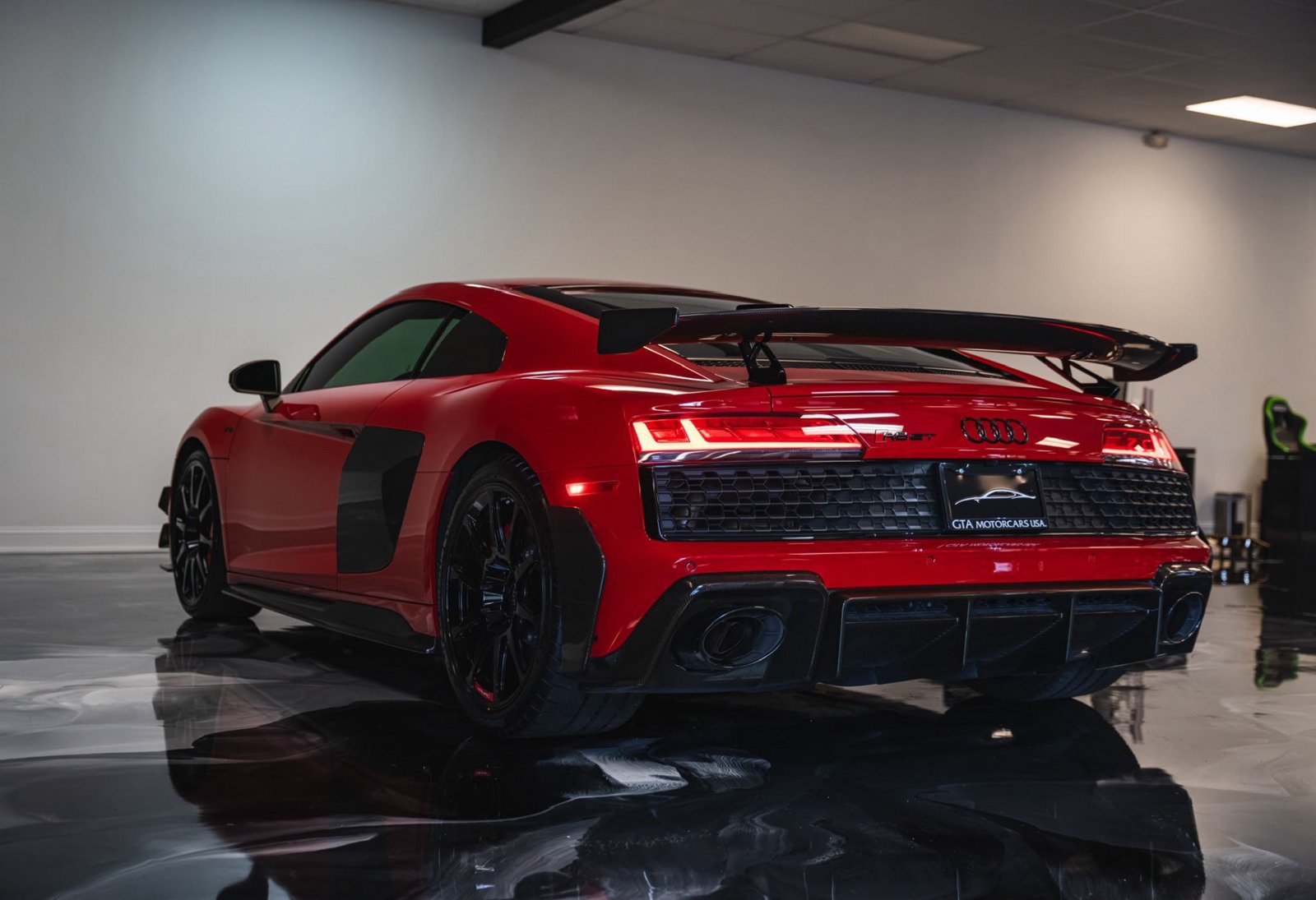 Used 2023 Audi R8 V10 GT RWD image 2