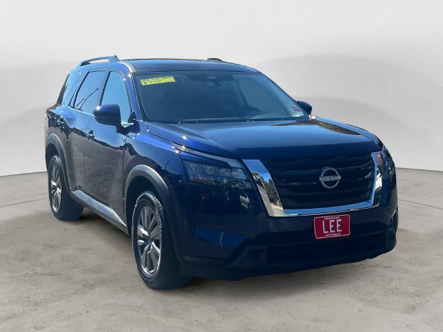 Used 2025 Nissan Pathfinder SV AWD/4WD image 7