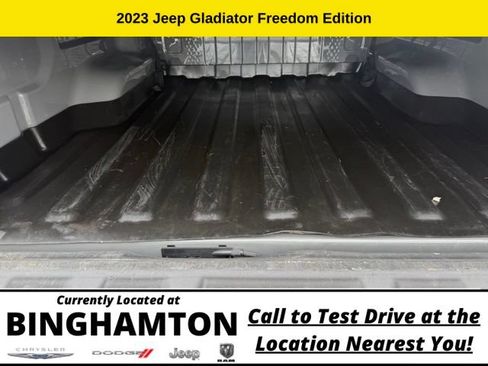 Used 2023 Jeep Gladiator Sport AWD/4WD image 13