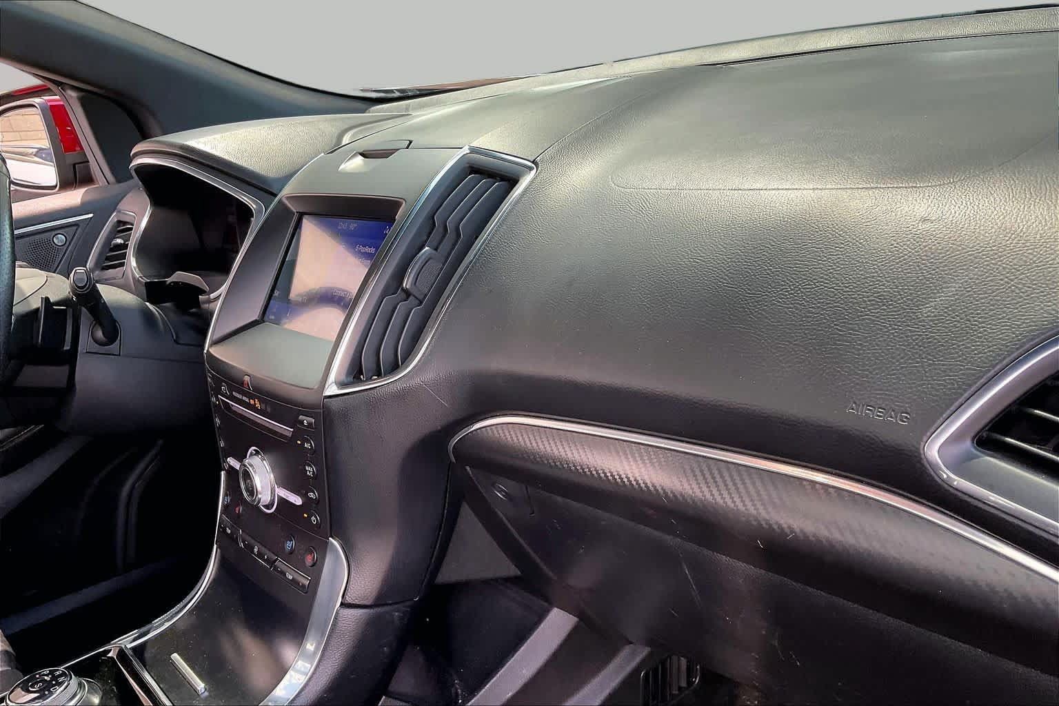 Used 2019 Ford Edge ST w/ Equipment Group 401A AWD/4WD image 18