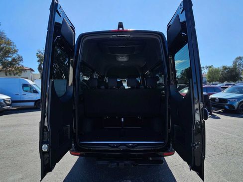 Used 2024 Mercedes-Benz Sprinter 2500 image 18