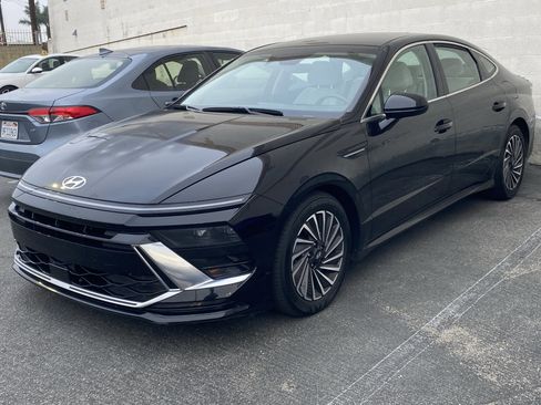 Used 2025 Hyundai Sonata SEL image 2