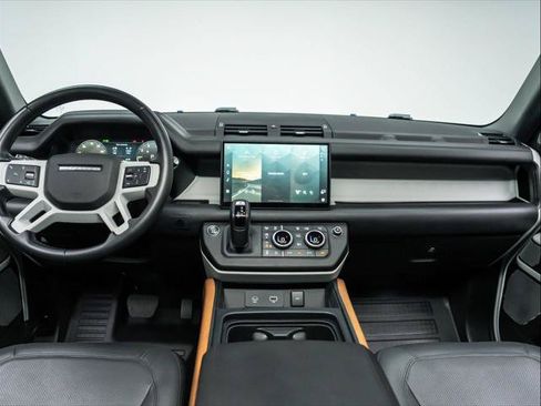 Used 2023 Land Rover Defender 130 SE AWD/4WD image 19