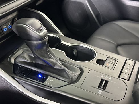 Used 2022 Toyota Highlander XLE image 61