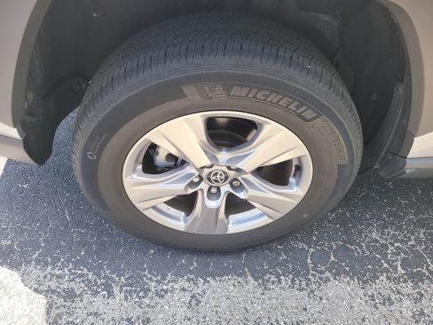 Used 2023 Toyota RAV4 XLE FWD image 9