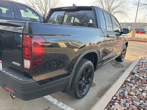 Used 2023 Honda Ridgeline Black Edition image 4