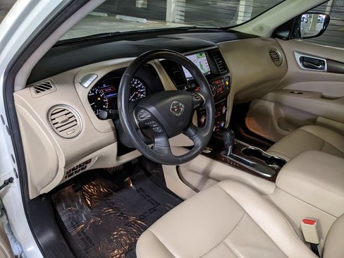 Used 2017 Nissan Pathfinder Platinum FWD image 8