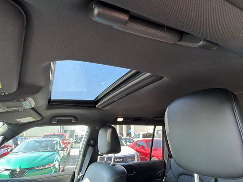 Used 2024 INFINITI QX80 Sensory AWD/4WD image 16