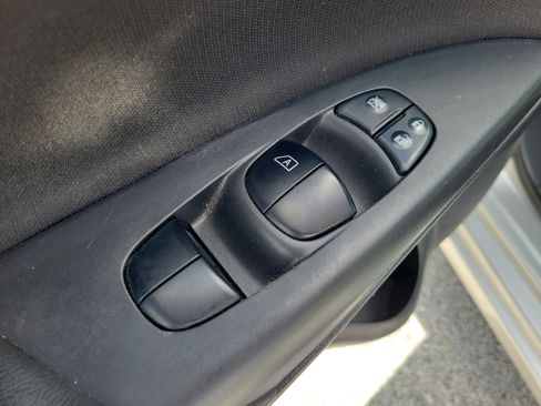 Certified 2019 Nissan Sentra SV FWD image 10