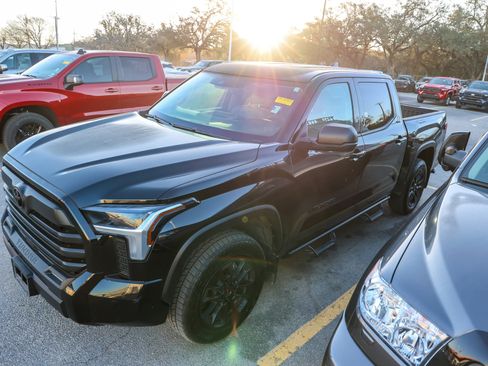 Used 2024 Toyota Tundra SR5 w/ SR5 Premium Package image 3