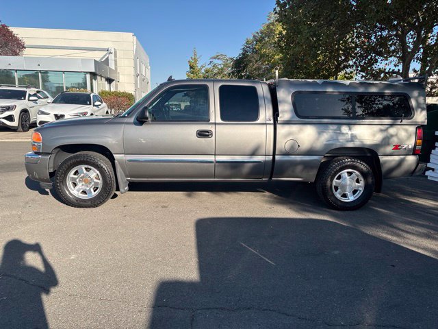 Used 2006 GMC Sierra 1500 SLT w/ Onstar Plus Package AWD/4WD image 3