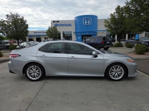Used 2018 Toyota Camry XLE w/ Audio Package FWD image 4