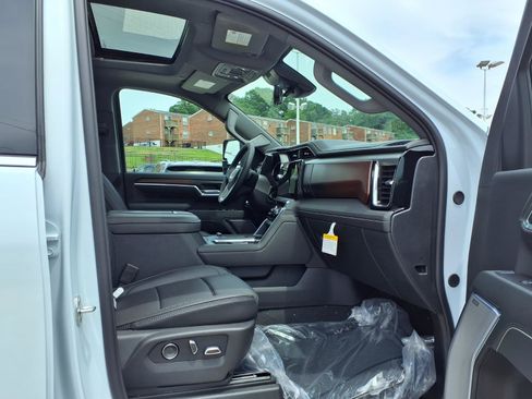 New 2026 GMC Sierra 2500 Denali w/ Denali Reserve Package AWD/4WD image 21