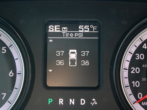 Used 2021 RAM 1500 Classic SLT RWD image 19