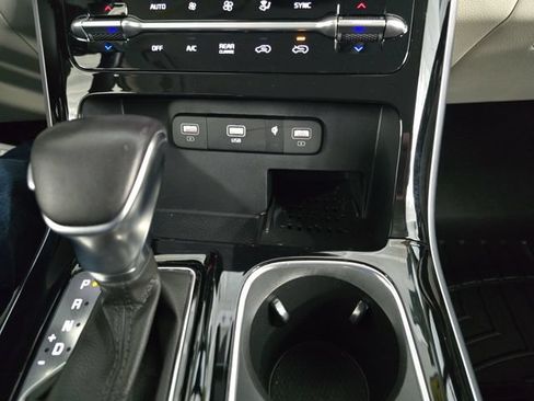 Certified 2023 Kia Carnival SX FWD image 21