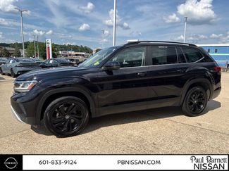 Used 2023 Volkswagen Atlas SE w/ Black Wheel Package FWD video 2