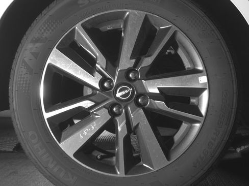 Used 2025 Nissan Versa SV FWD image 15