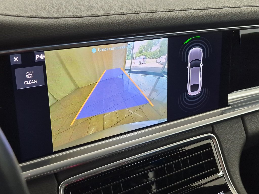 Used 2019 Porsche Panamera 4 AWD/4WD image 21