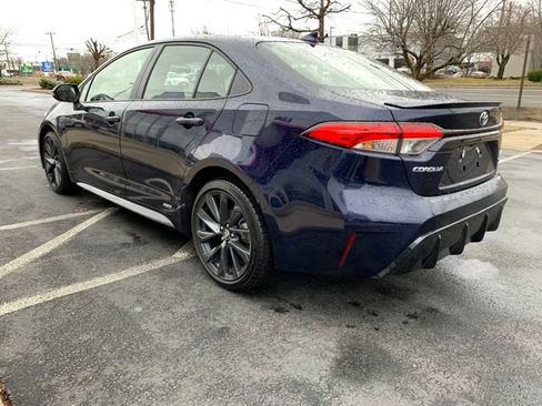 Used 2026 Toyota Corolla SE w/ SE Premium Package image 5