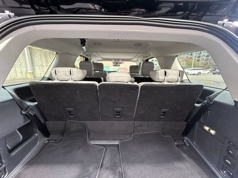 Used 2025 Ford Expedition Active AWD/4WD image 7