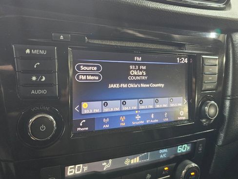 Used 2018 Nissan Rogue SV AWD/4WD image 35