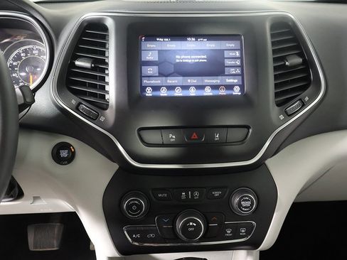 Used 2021 Jeep Cherokee Latitude Lux w/ Mopar Interior Package image 41