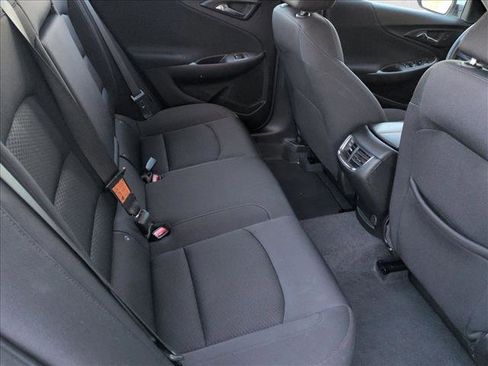 Used 2025 Chevrolet Malibu LT image 19