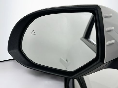 Used 2024 Hyundai Ioniq 6 SE RWD image 16