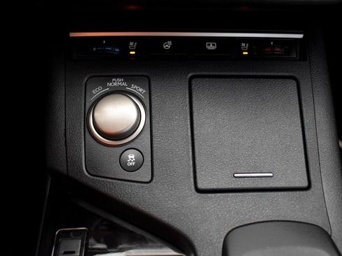Used 2014 Lexus ES 350 w/ Luxury Package FWD image 21