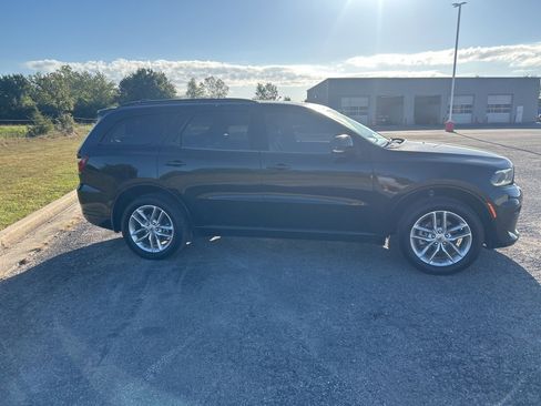 Used 2023 Dodge Durango GT image 4