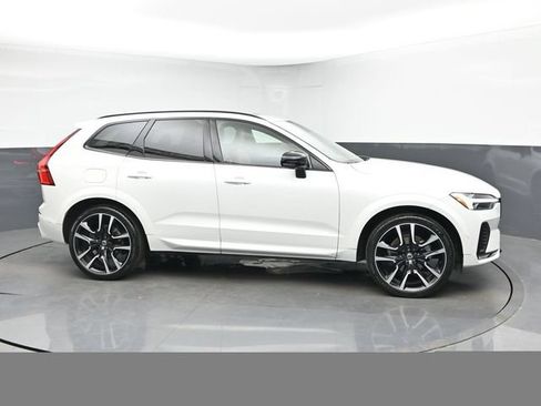 Used 2024 Volvo XC60 B5 Ultimate AWD/4WD image 2