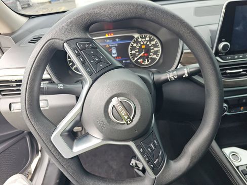 Used 2023 Nissan Altima 2.5 SV image 15