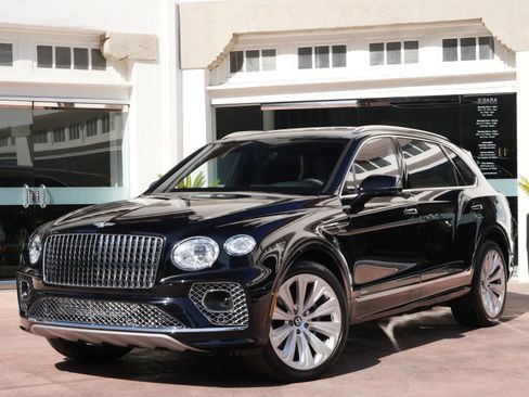 Used 2023 Bentley Bentayga Extended Wheelbase AWD/4WD image 11