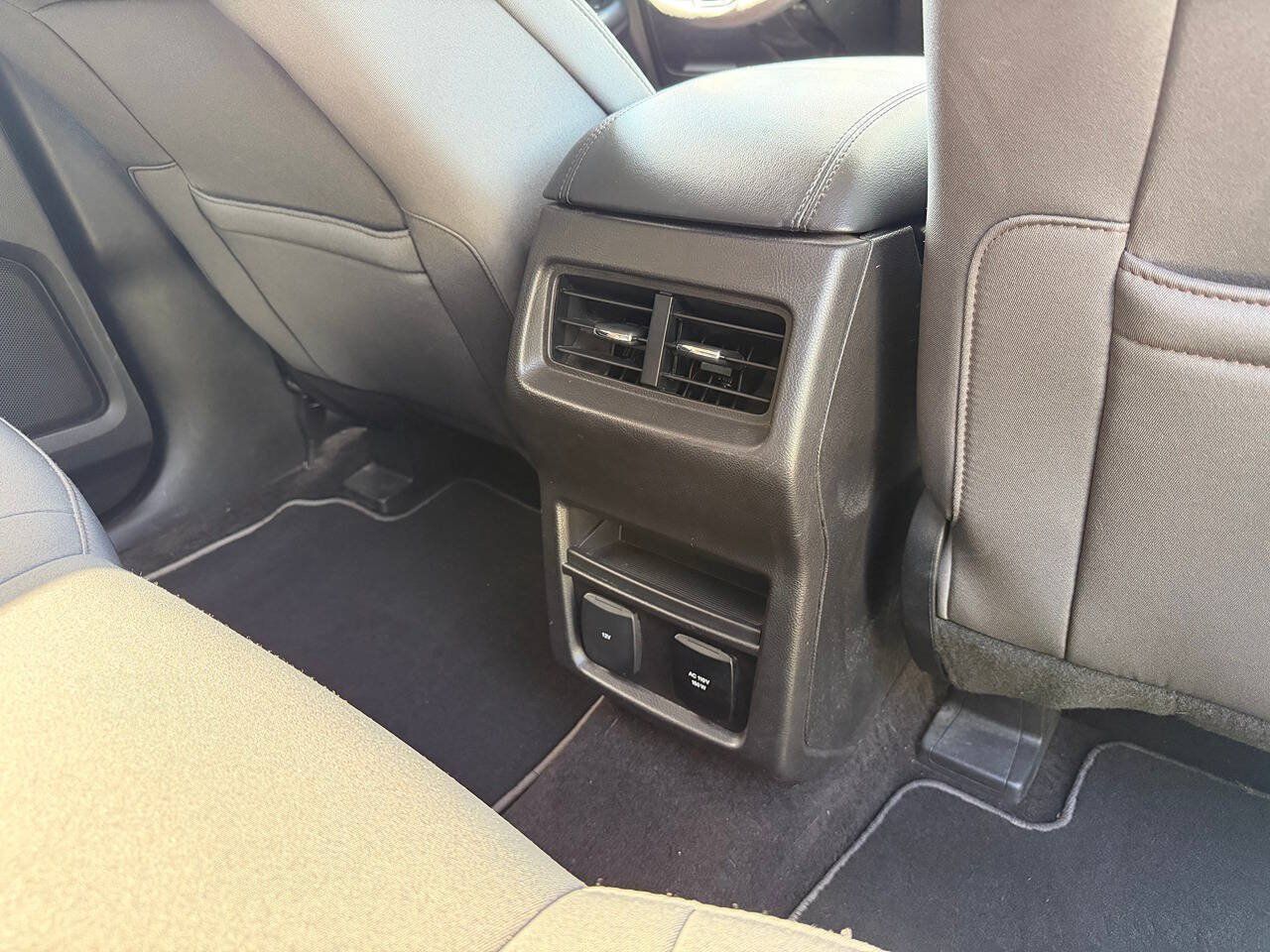 Used 2018 Ford Edge SEL w/ Equipment Group 201A AWD/4WD image 14