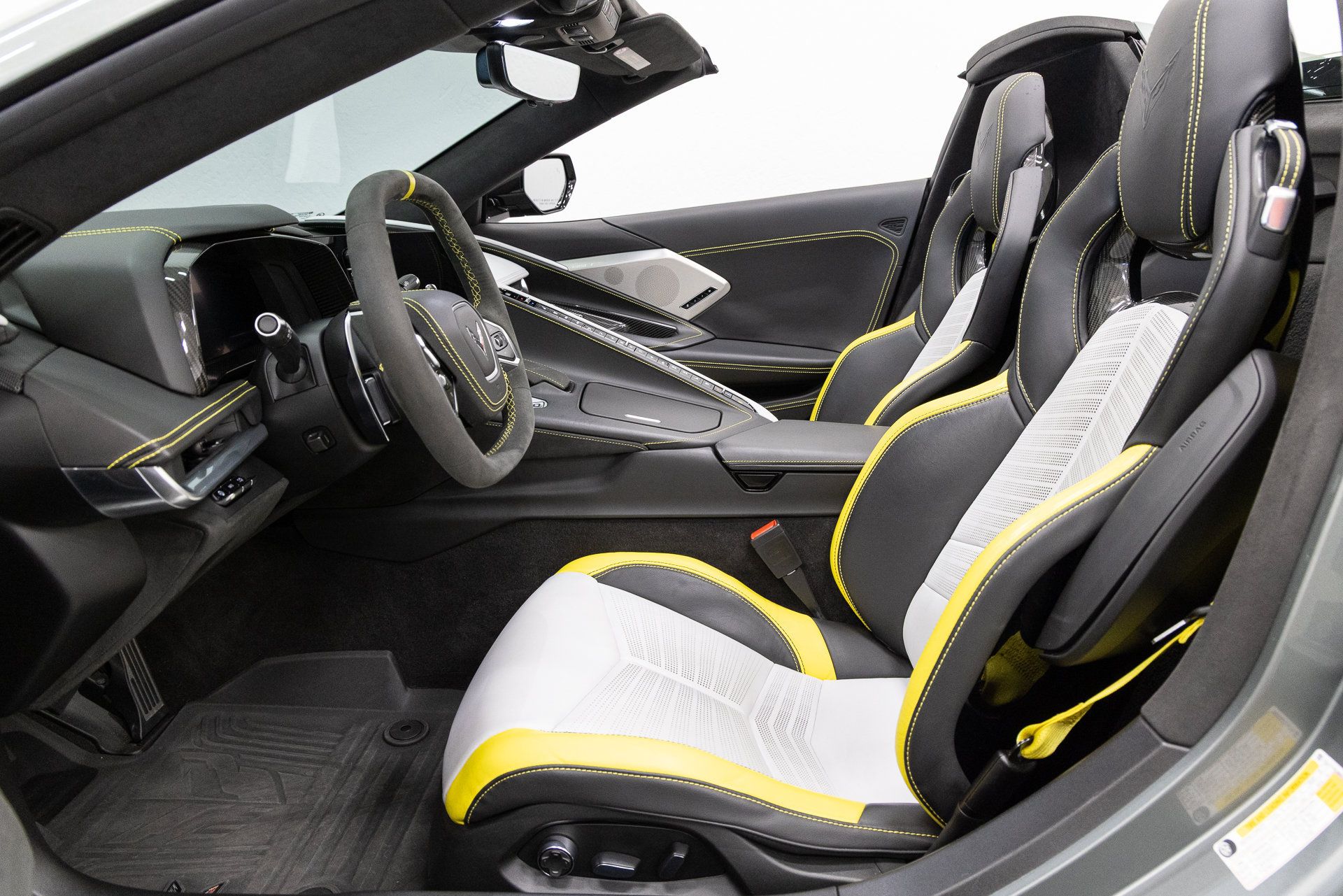 Used 2022 Chevrolet Corvette Stingray Premium Conv RWD image 7