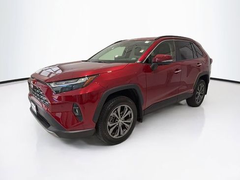 Certified 2025 Toyota RAV4 Limited w/ Advanced Technology Package AWD/4WD image 3